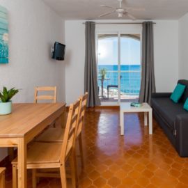 Apartamento de un dormitorio con vistas exclusivas al mar