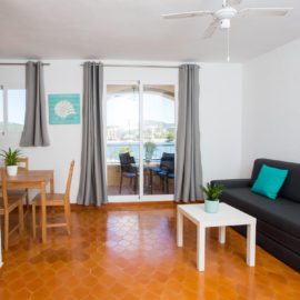 Apartamento de un dormitorio con vistas al mar